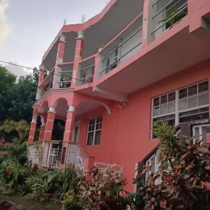  Homestay Teverence Saint Kitts and Nevis
